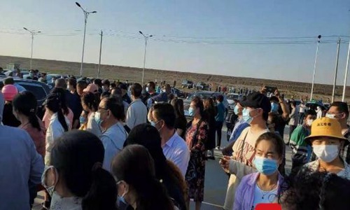 谢大脚为什么喜欢戴手套(谢大脚手套袜子) 谢大脚为什么喜欢戴手套(谢大脚手套袜子)