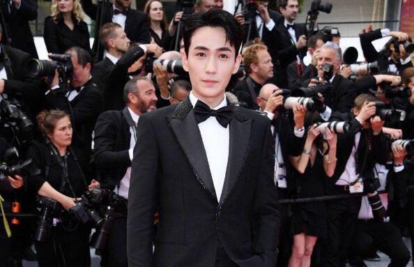 朱一龙八卦女朋友是谁隐婚生子遭深扒(朱一龙回应隐婚生子传闻 新闻)