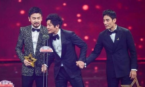 李光洁结婚前妻郝蕾再惹同情(李光洁郝蕾什么离的婚)