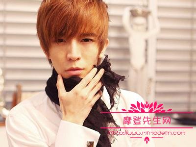 郭敬明现在有多少资产？ 郭敬明的父母系职