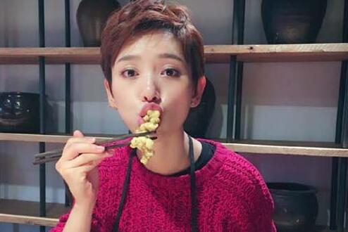 央视主持人朱迅患癌症母亲绝情离去(朱迅得癌症了)