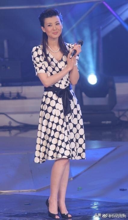 央视主持人朱迅患癌症母亲绝情离去(朱迅得癌症了)