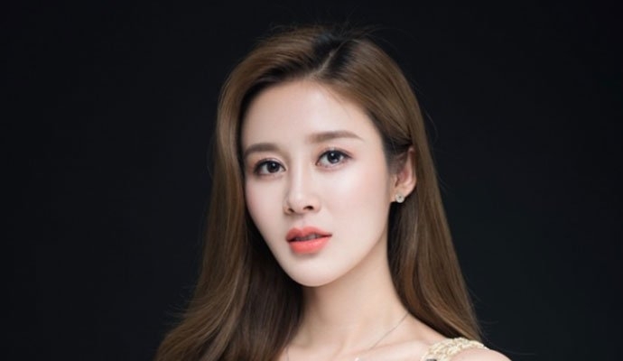 冯青的个人资料和何炅什么干洗