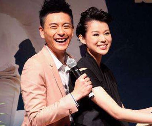 黄宗泽嘴唇为什么发黑是紫黑色 黄宗泽嘴唇为什么发黑是紫黑色