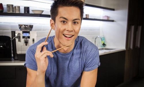 朱鉴然女友是谁和朱一龙什么关系(朱一龙好友女)