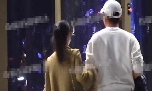 周杰疑新恋情曝光(周杰感情问题) 周杰疑新恋情曝光(周杰感情问题)