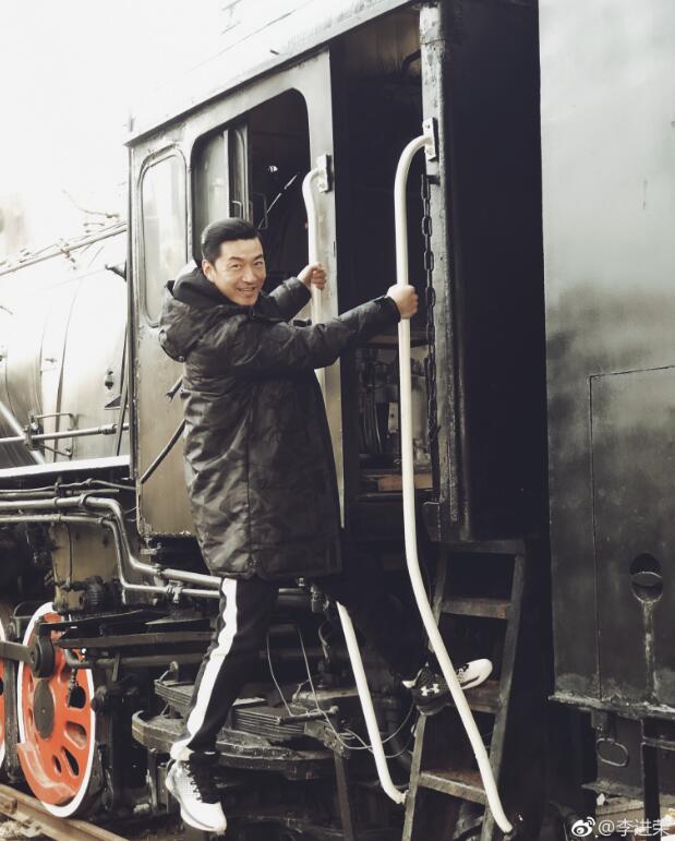 李进荣老婆是杨明娜吗(李进荣结婚了吗) 李进荣老婆是杨明娜吗(李进荣结婚了吗)