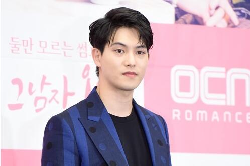 韩粉要求李宗泫退出组合(李宗泫退出娱乐圈了吗)