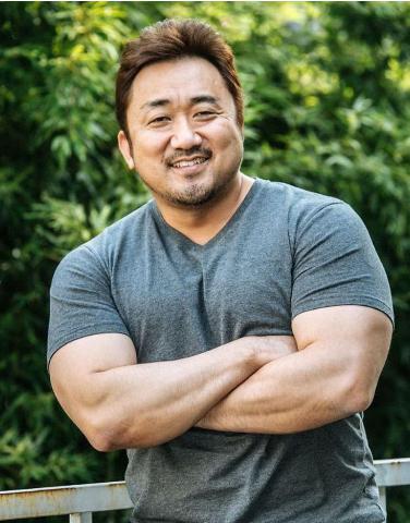 怎么练成马东锡那样?来一组他超帅的图片站(如何练出马东锡的身材)