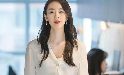 童瑶被堵电梯口求抱