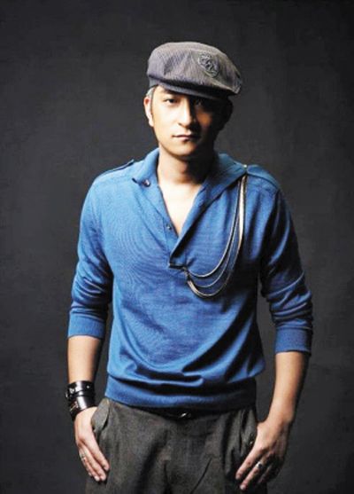 吉杰为什么是白头发(吉杰白发是染的吗)