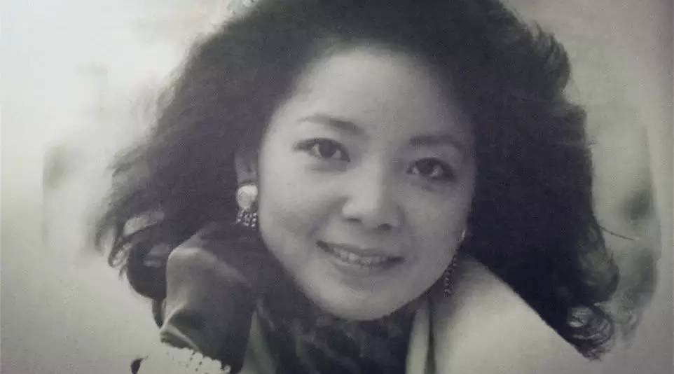 邓丽君有孩子吗？邓丽君死后有多少遗产站<(邓丽君有女儿)