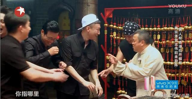 黄宗泽为什么叫曾志伟阿爸？黄宗泽和黄渤是(黄渤和黄宗泽是什么关系)