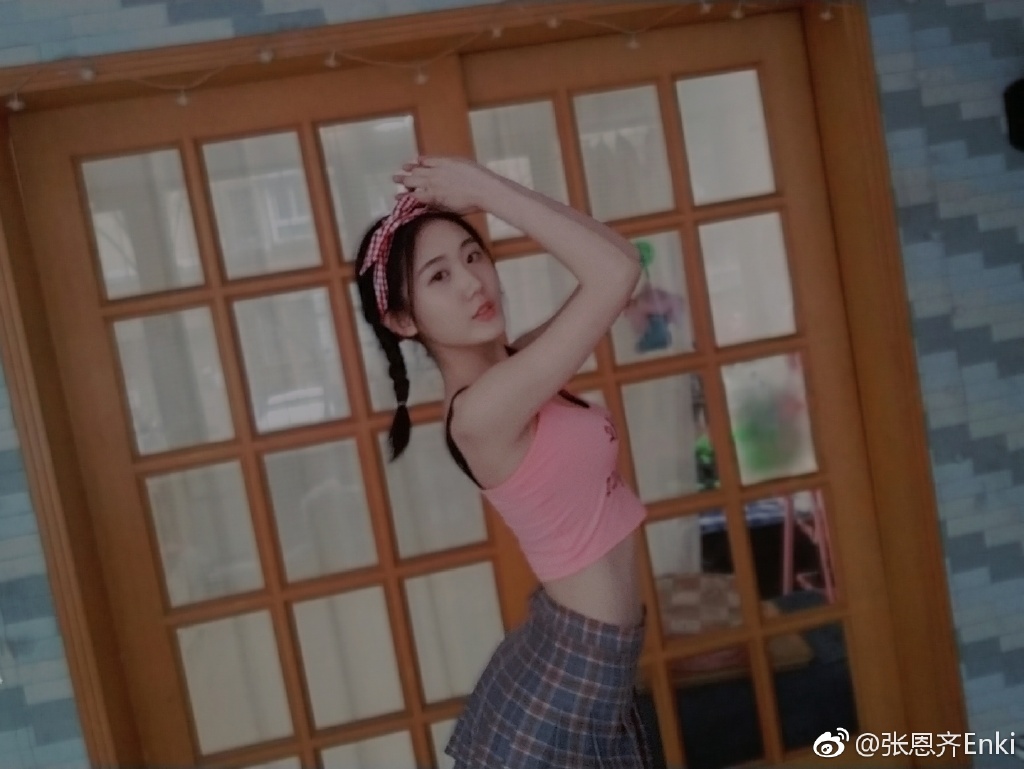 闫学晶的两任老公照片(闫学晶第二个老公照片)