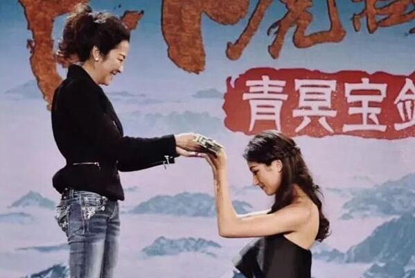 星光大道金美儿老公是谁？金美儿穿皮裤演唱