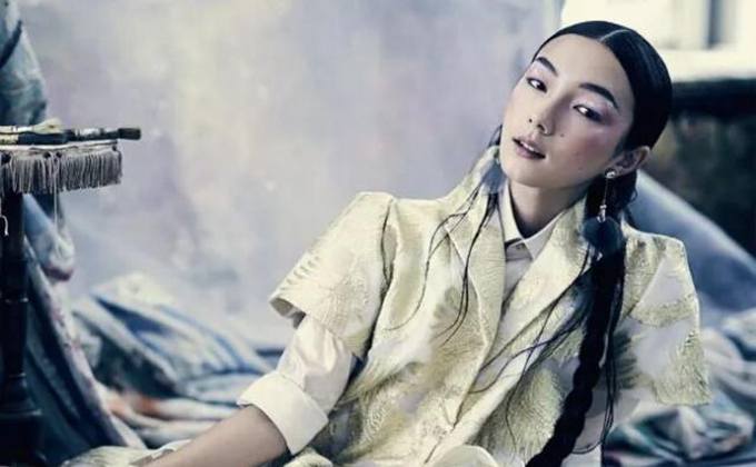 星光大道金美儿老公是谁？金美儿穿皮裤演唱