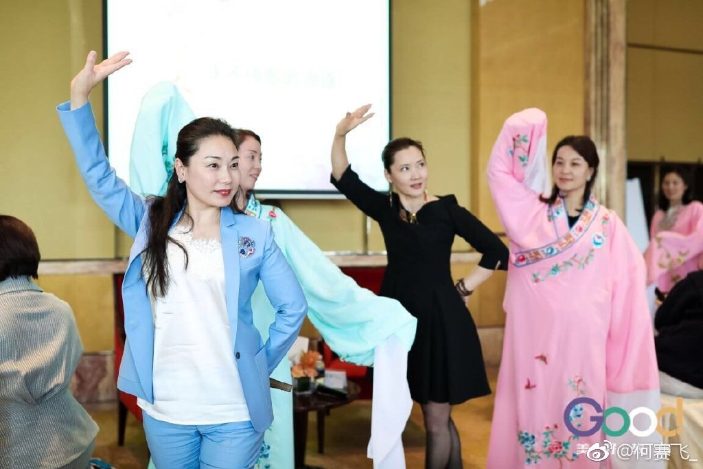 何赛飞为什么不唱越剧了(何赛飞是越剧哪个流派) 何赛飞为什么不唱越剧了(何赛飞是越剧哪个流派)