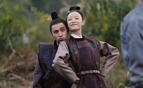 陈坤微博称成了邻居称兄道妹否认倪妮恋情