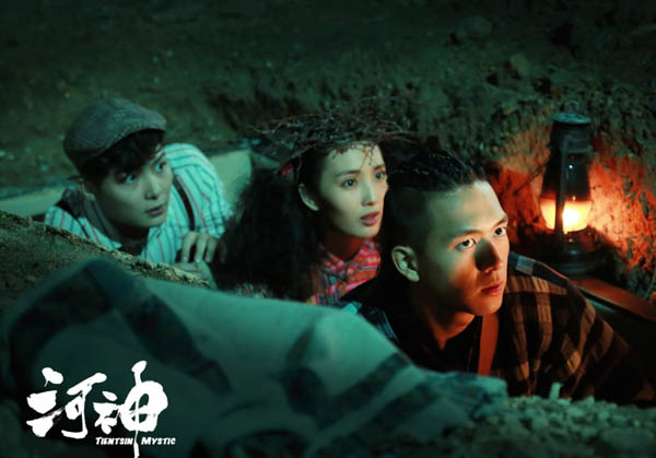 《河神》中从河底捞出的女尸是谁？又是谁将(河神百具浮尸谁杀的)