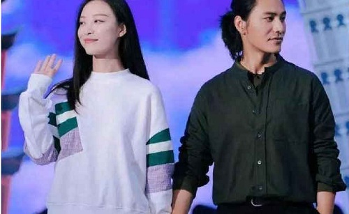 陈坤微博称成了邻居称兄道妹否认倪妮恋情