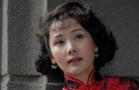 何赛飞回应骂白百合原话