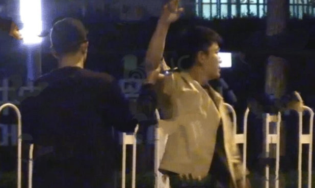 贾乃亮深夜醉酒落寞回家惹心疼(贾乃亮回家吃饭)