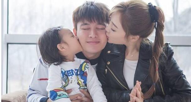 贾乃亮深夜醉酒落寞回家惹心疼(贾乃亮回家吃饭)