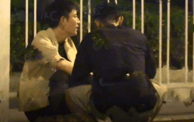 贾乃亮深夜醉酒落寞回家惹心疼(贾乃亮回家吃饭)