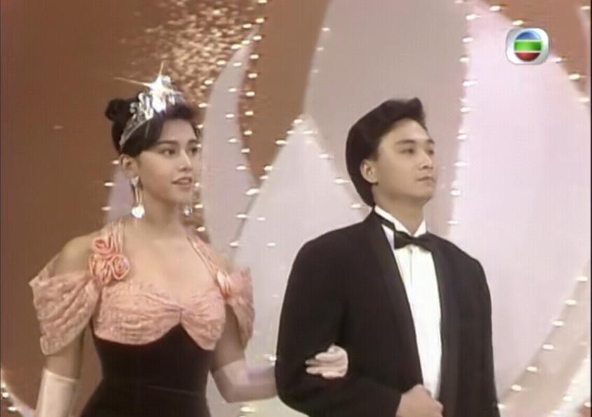 郭秀云年轻时候的美丽照片(郭妃丽年轻照片) 郭秀云年轻时候的美丽照片(郭妃丽年轻照片)