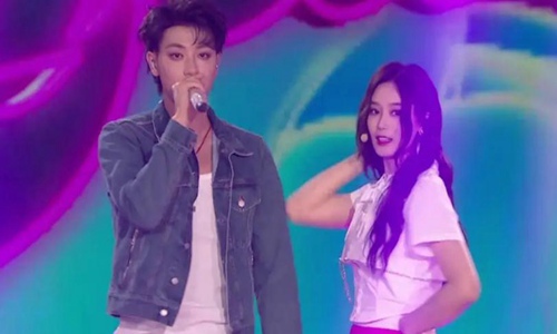 黄子韬绯闻女友徐艺洋探班被拍(黄子韬和徐艺洋同居) 黄子韬绯闻女友徐艺洋探班被拍(黄子韬和徐艺洋同居)