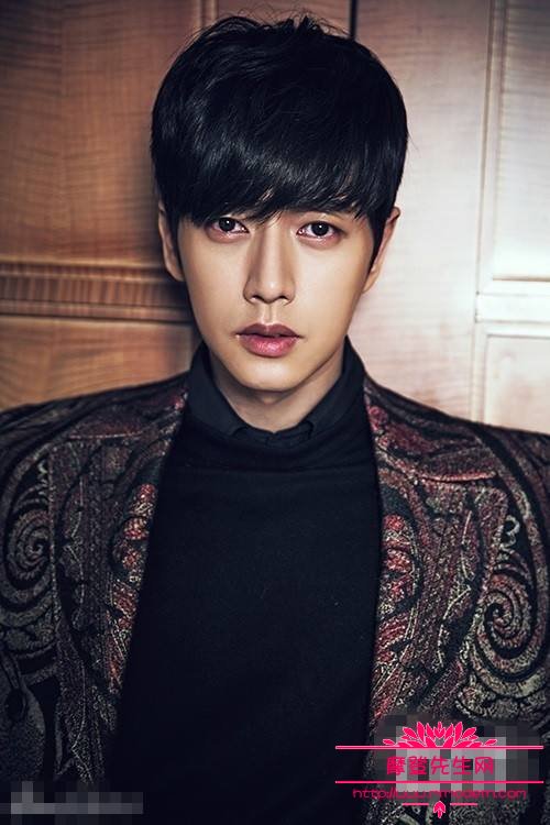 朴海镇脸上的疤痕怎么来的？朴海镇被人叫仙(朴海镇整容前)