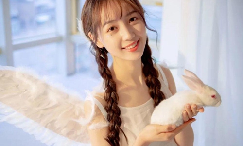 秦牛正威吴岱林恋情曝光,再见前男友吴亦凡(吴岱林和秦牛正威是什么关系)