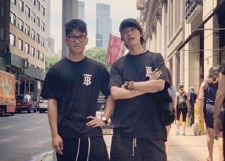 陈坤儿子晒照引出生母谣言(陈坤儿子亲生母亲终于曝光了?竟然是大家熟悉的他) 陈坤儿子晒照引出生母谣言(陈坤儿子亲生母亲终于曝光了?竟然是大家熟悉的他)