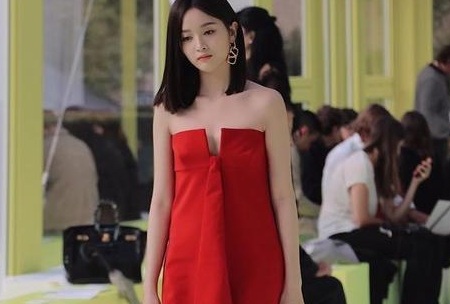 吴宣仪家境是假是假富二代？吴宣仪直的还是