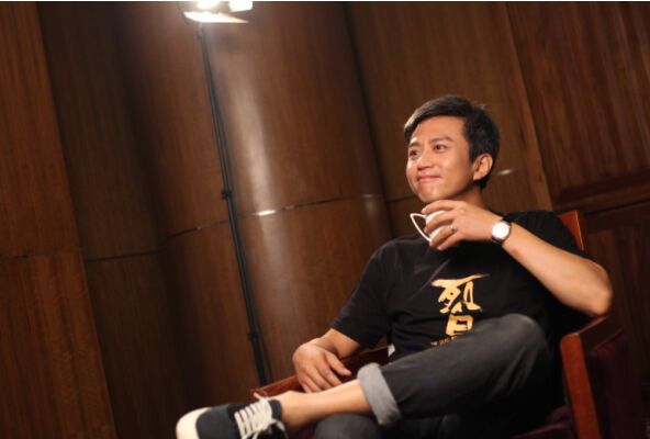 奔跑吧里鹿晗和热巴拥抱时的歌叫什么？奔跑(奔跑吧鹿晗抱迪丽热巴)