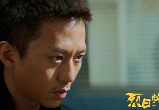 奔跑吧里鹿晗和热巴拥抱时的歌叫什么？奔跑(奔跑吧鹿晗抱迪丽热巴)