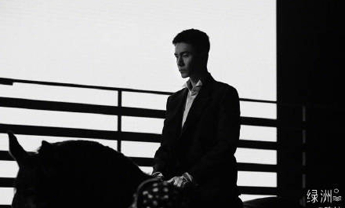 陈坤儿子晒照引出生母谣言(陈坤儿子亲生母亲终于曝光了?竟然是大家熟悉的他)