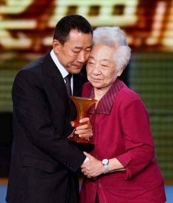 于蓝和李雪健是什么关系？于蓝的丈夫田方照(李雪健妻子于海丹和于蓝)