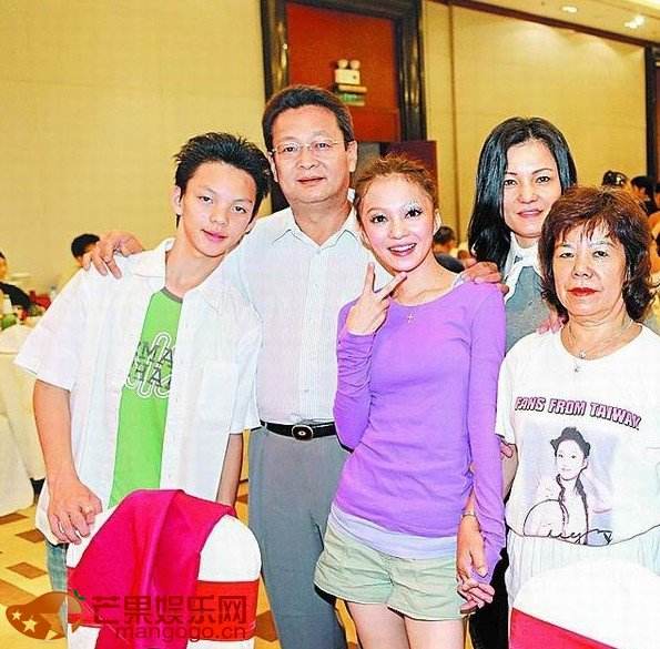 张韶涵为什么隐退了几年？张韶涵为什么和父(张韶涵隐退真正原因)