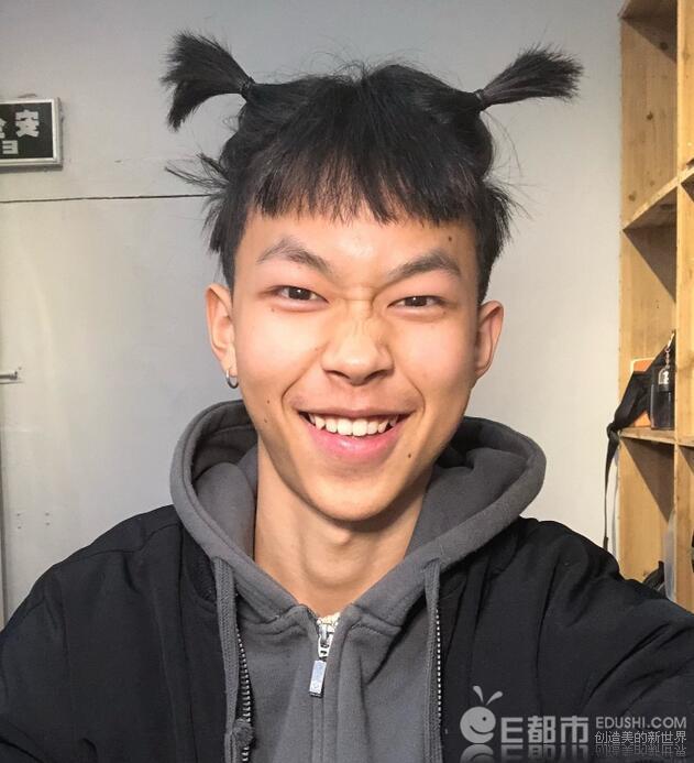 斯外戈为什么小志是因为叫刘志吗？斯外戈和