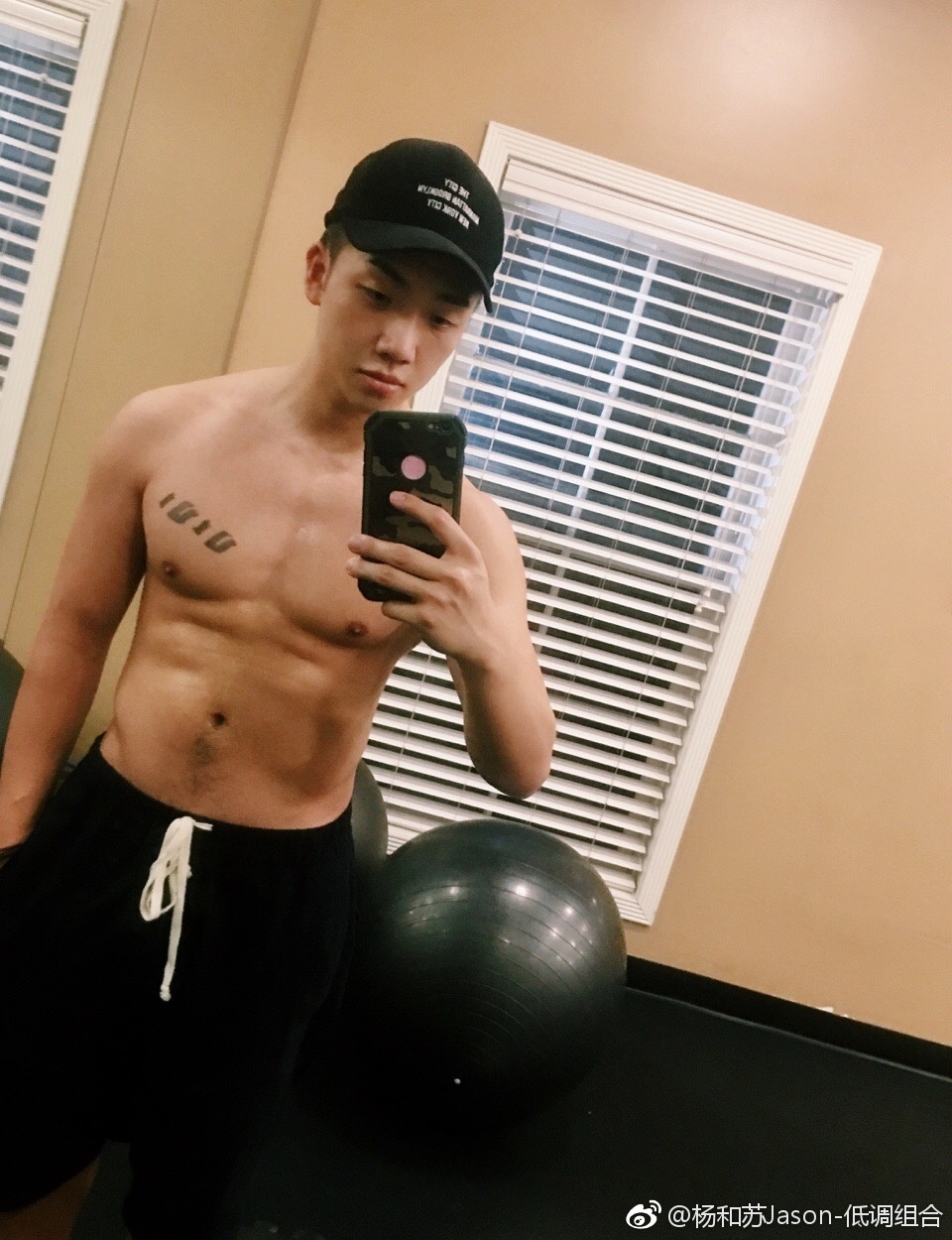 杨和苏是哪个厂牌(杨和苏是哪个厂牌英文名)