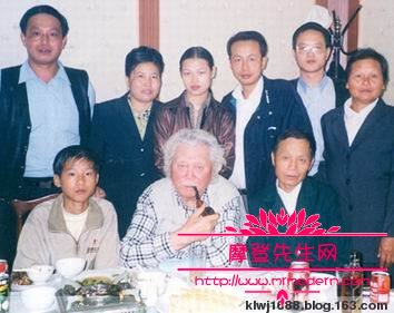 成龙同父异母的哥哥照片(成龙的亲哥哥)