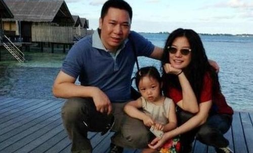 赵薇和王菲女儿窦靖童同游拉萨(窦靖童看到怀孕的王菲)