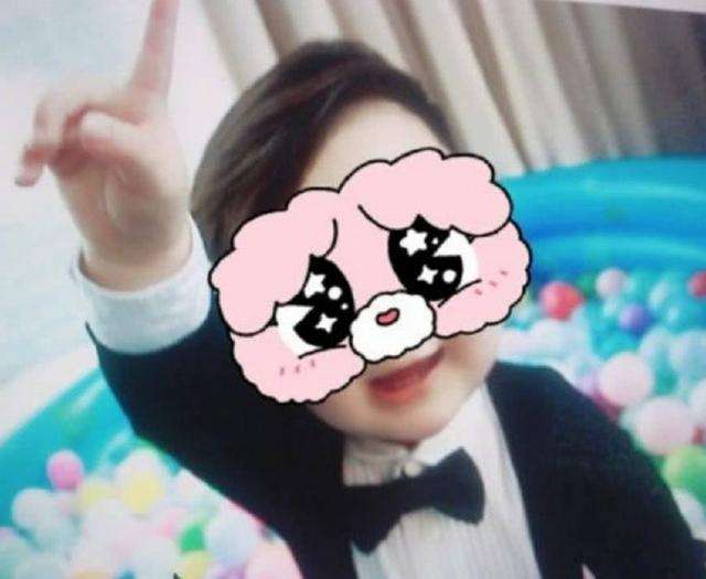 小海绵第一次给黄晓明唱生日歌(小海绵过生日黄晓明没去?) 小海绵第一次给黄晓明唱生日歌(小海绵过生日黄晓明没去?)