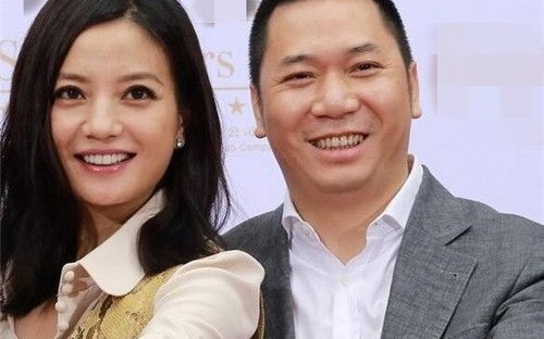 赵薇和王菲女儿窦靖童同游拉萨(窦靖童看到怀孕的王菲)