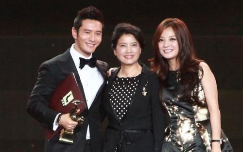 赵薇为黄晓明庆生(黄晓明连续11年为赵薇庆生) 赵薇为黄晓明庆生(黄晓明连续11年为赵薇庆生)