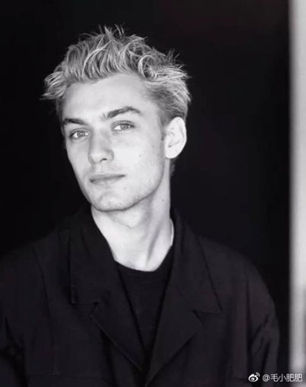 年轻时的裘德洛颜值谁能比(裘德·洛年轻时照片)