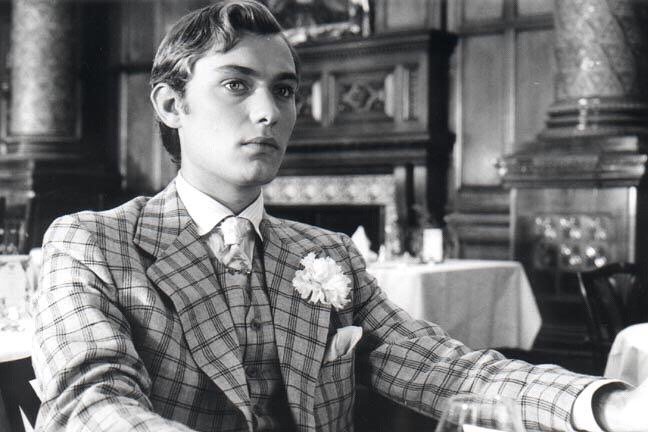 年轻时的裘德洛颜值谁能比(裘德·洛年轻时照片)