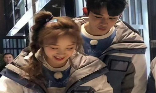 宋雨琦黄旭熙公布恋情怎么回事(黄旭熙和宋雨琦什么关系)