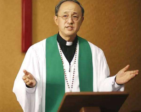 杨新鸣和金士杰什么关系长得太像了 杨新鸣和金士杰什么关系长得太像了